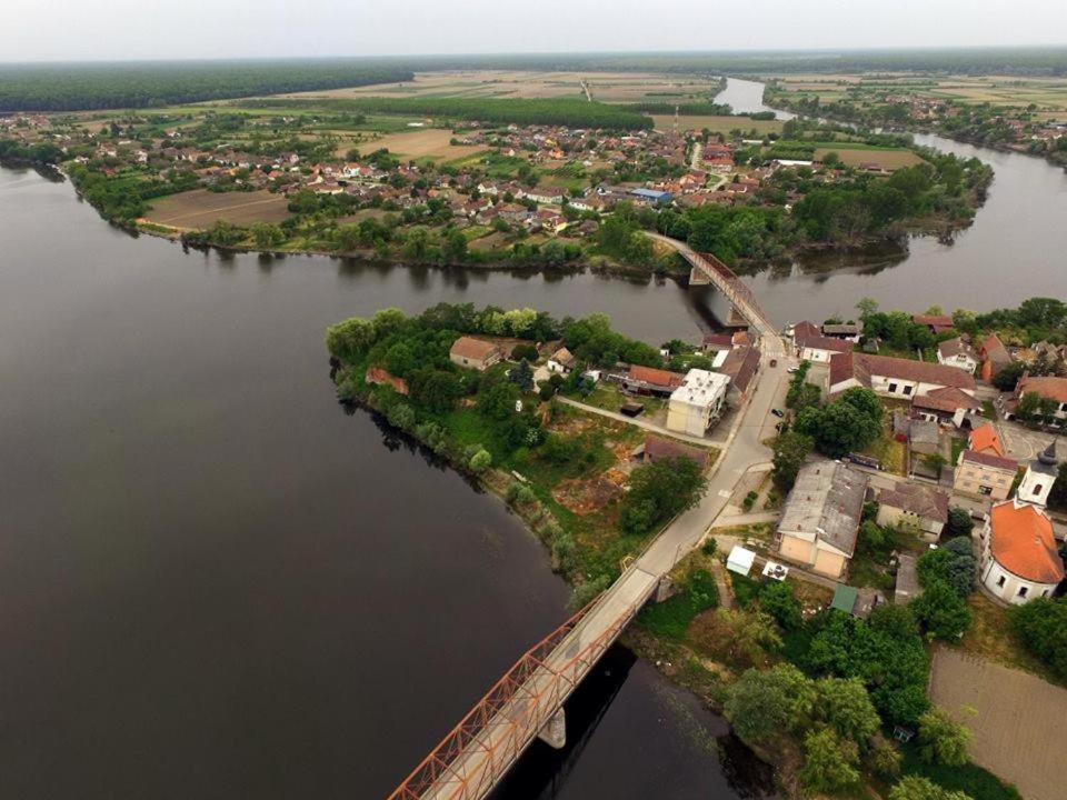 Affittacamere "Poetsko Cose" Nikole Tesle 86 Morović Esterno foto